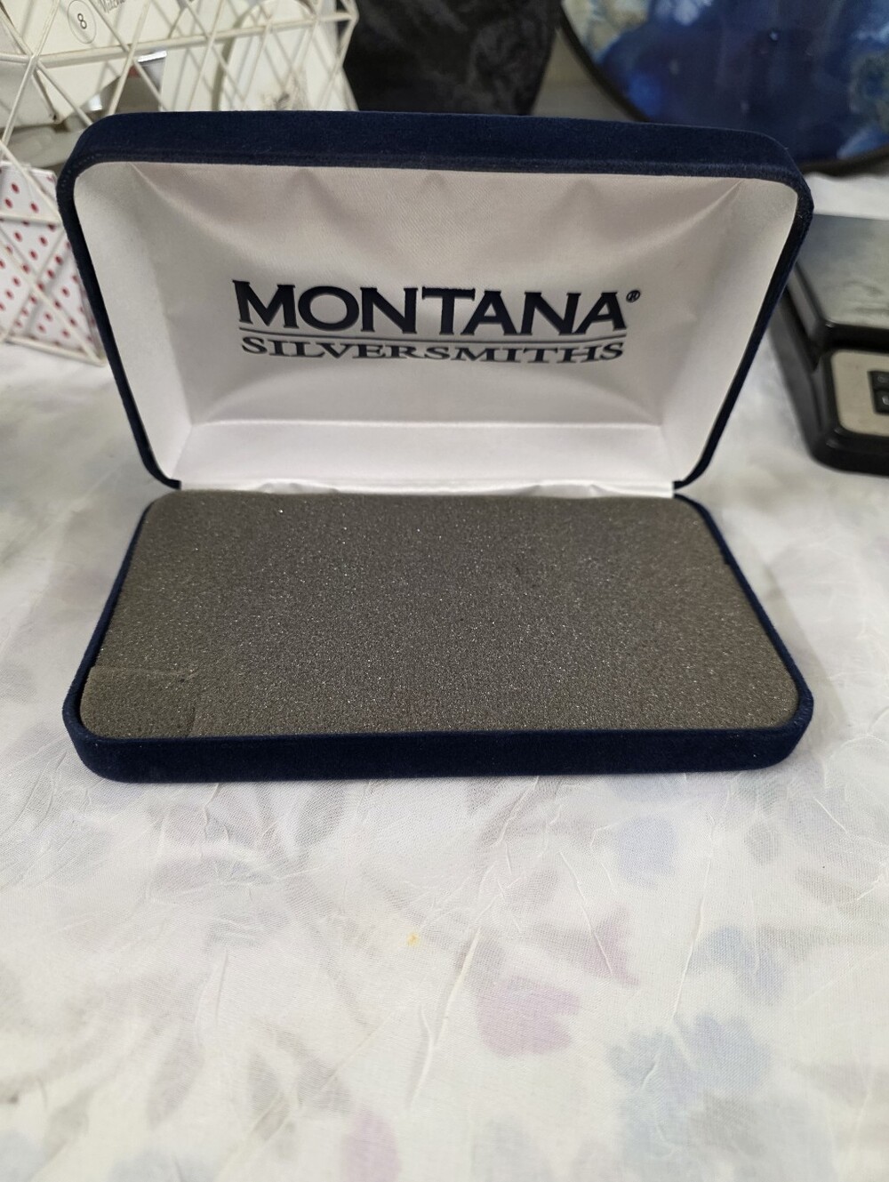 Montana Silversmiths Navy and White Velvet Jewelry Box